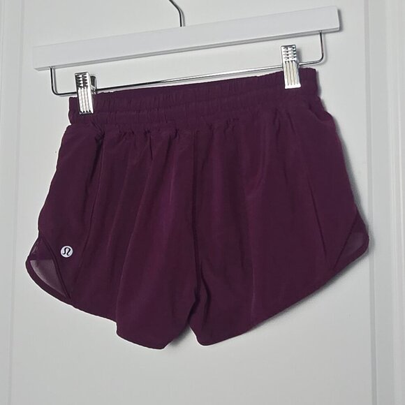 Lululemon Hotty Hot Short II *2.5" - 4 Garnet - Picture 4 of 6